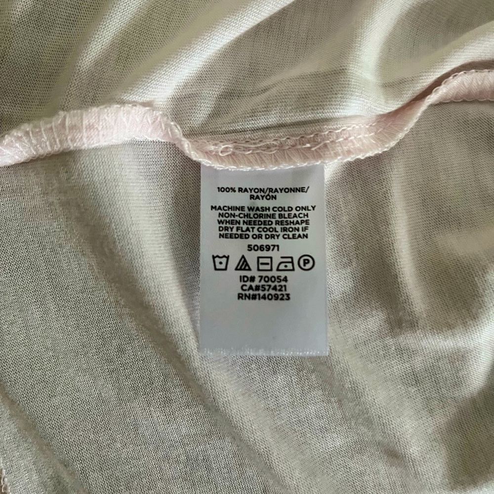 Women’s medium pale pink tank top from Loft. - Picture 6 of 6